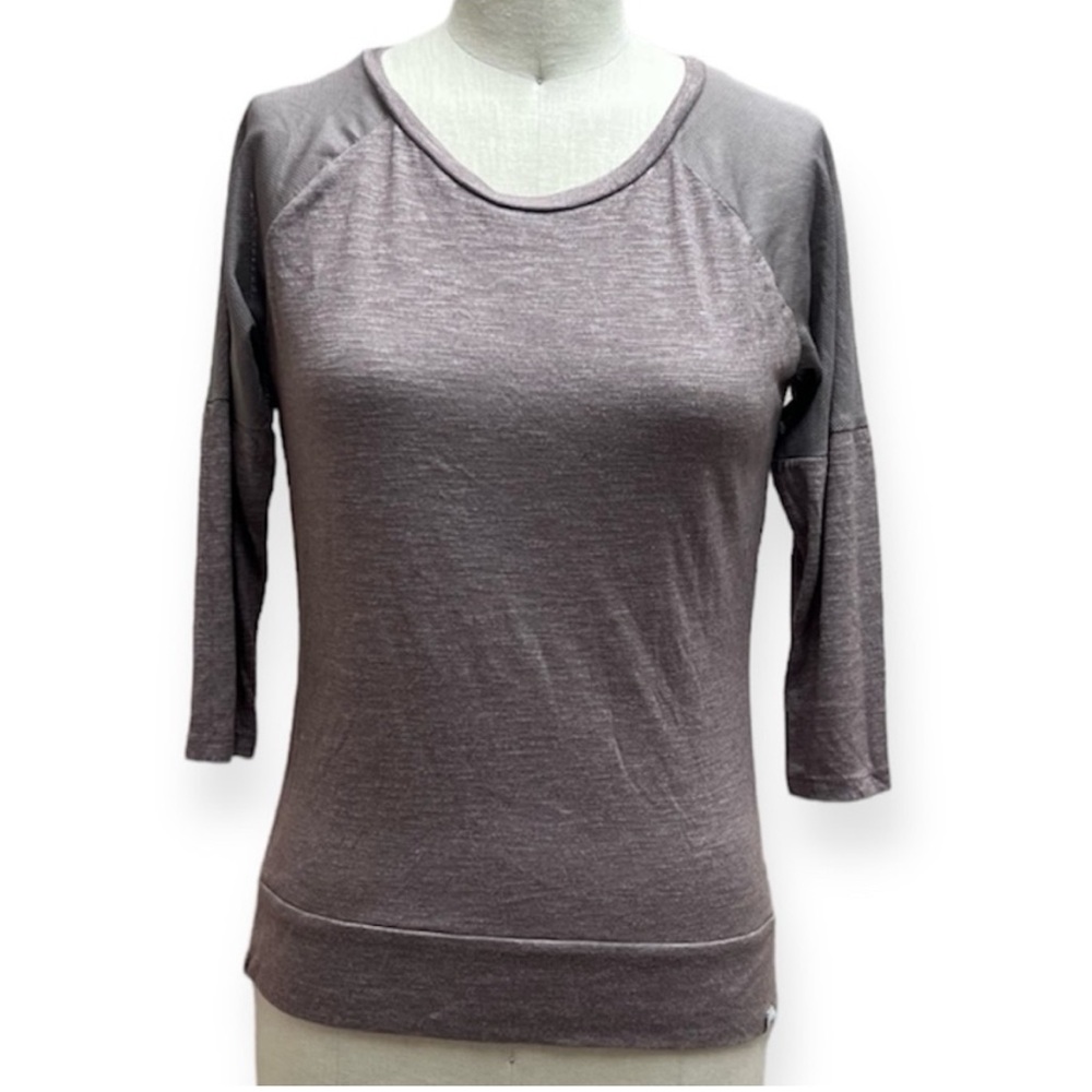 Fabletics Mesh 3/4 Length Sleeve Top